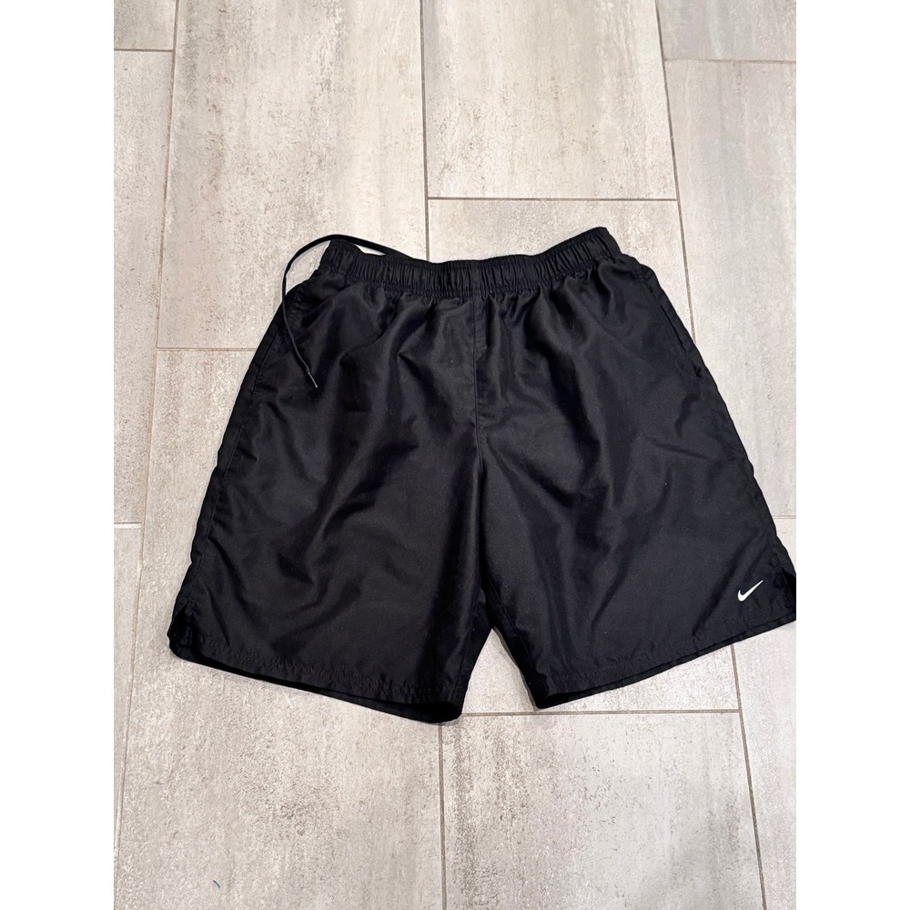 Niie shorts size large liner is cut‎ out